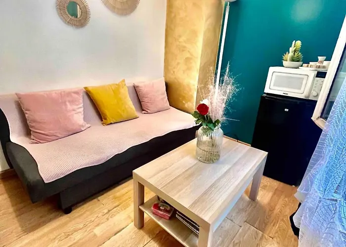 Private Hotel *